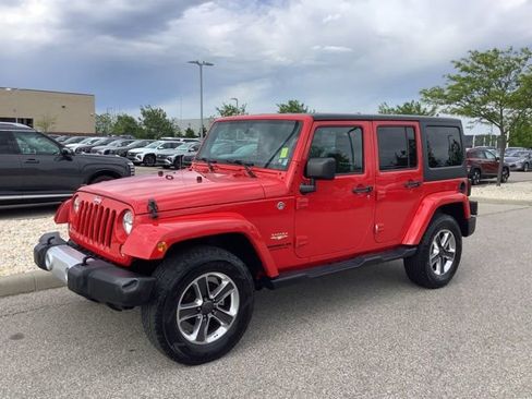 Used 2015 Jeep Wrangler Unlimited Sahara w/ Connectivity Group AWD/4WD image 1