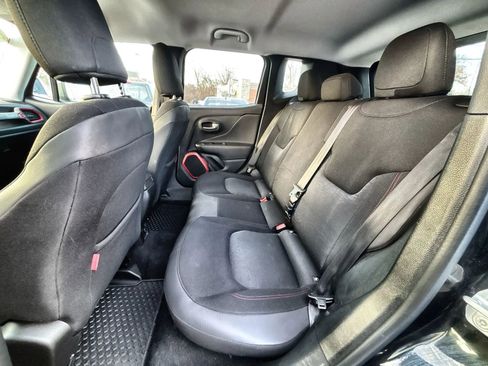 Used 2017 Jeep Renegade Trailhawk image 24