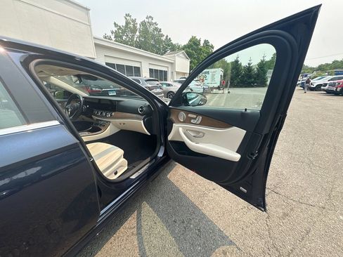 Used 2022 Mercedes-Benz E 350 4MATIC Sedan w/ Driver Assistance Package image 41