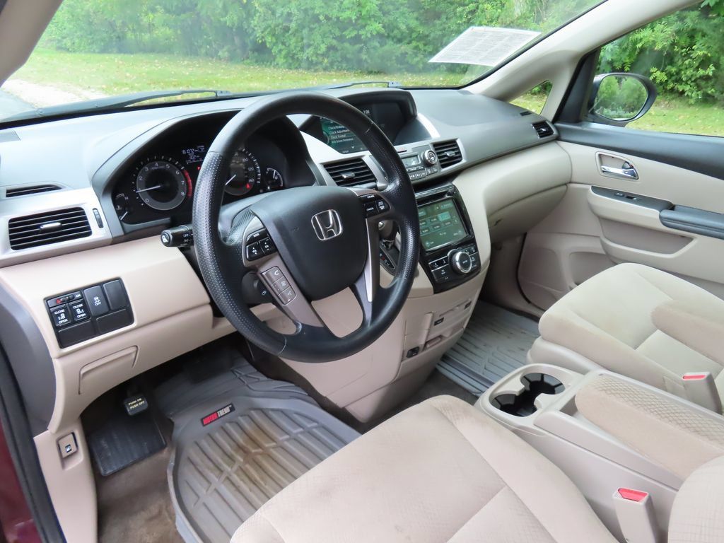 Used 2016 Honda Odyssey SE image 19