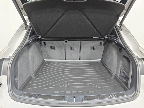 Certified 2025 Porsche Macan S AWD/4WD image 25