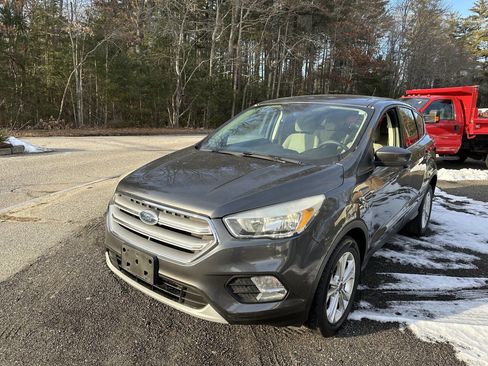 Used 2017 Ford Escape SE AWD/4WD image 15