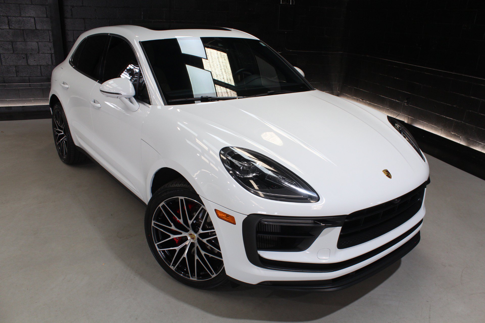 Used 2022 Porsche Macan S AWD/4WD image 10