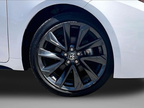 Used 2025 Toyota Corolla SE FWD image 9