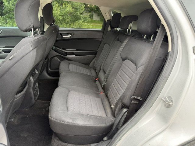 Used 2018 Ford Edge SE FWD image 12