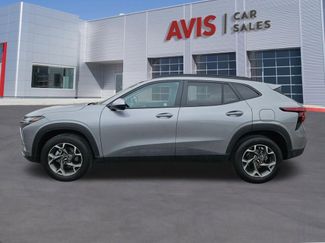 Used 2025 Chevrolet Trax LT w/ LT Convenience Package FWD video 2