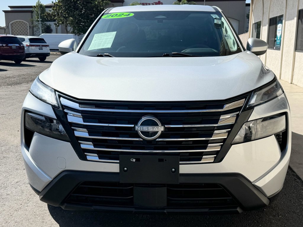 Used 2024 Nissan Rogue SV AWD/4WD image 9