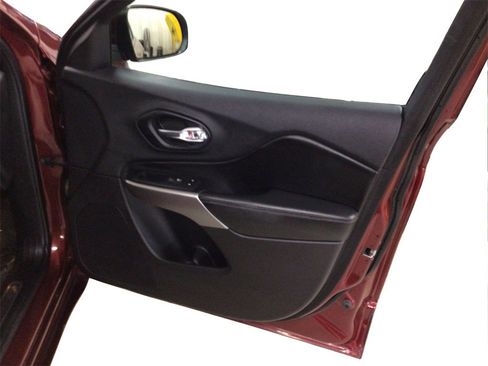 Used 2020 Jeep Cherokee High Altitude image 21