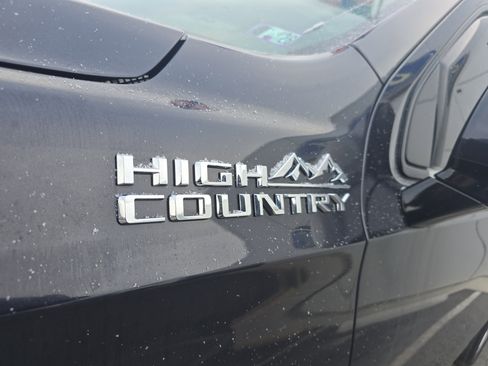 Used 2022 Chevrolet Tahoe High Country image 12