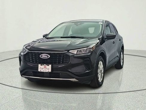 Used 2023 Ford Escape Active AWD/4WD image 2