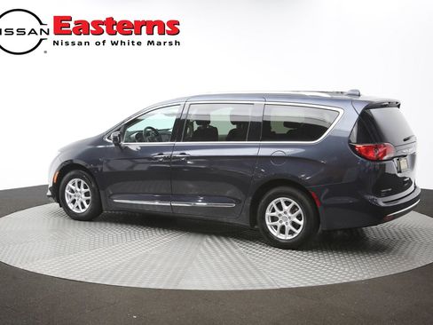 Used 2020 Chrysler Pacifica Touring-L FWD image 64