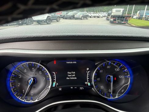 New 2027 Chrysler Pacifica Limited FWD image 15