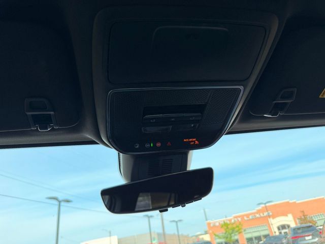 Used 2025 Chevrolet Equinox RS w/ Safety and Technology Package AWD/4WD image 25