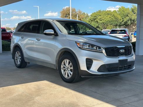 Used 2020 Kia Sorento LX image 14
