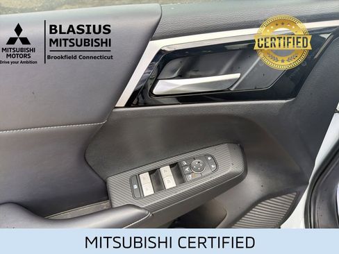 Used 2023 Mitsubishi Outlander 4WD Plug-In Hybrid image 17