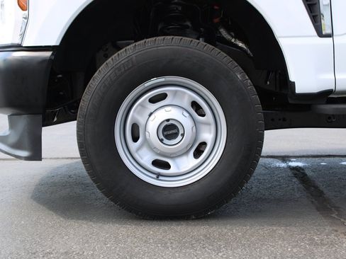 Used 2025 Ford F350 XL AWD/4WD image 39