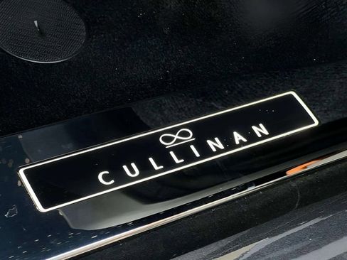 Used 2025 Rolls-Royce Cullinan Black Badge AWD/4WD image 17