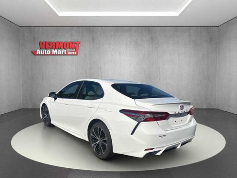Used 2018 Toyota Camry SE FWD image 6