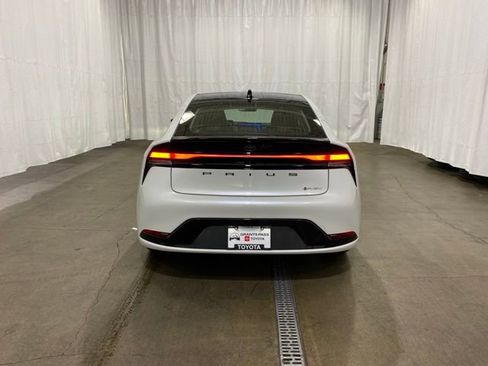 New 2026 Toyota Prius Plug-In Hybrid FWD image 4