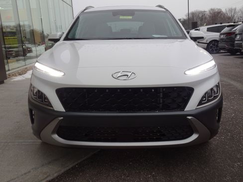 Used 2022 Hyundai Kona Limited image 7