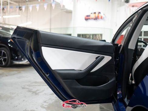 Used 2019 Tesla Model 3 Long Range image 37