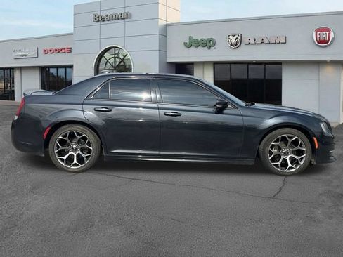 Used 2017 Chrysler 300 S w/ 300S Premium Group RWD image 8