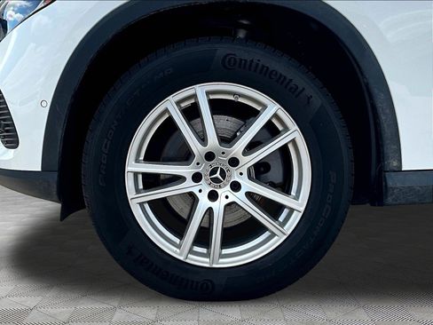 Used 2025 Mercedes-Benz GLC 300 4MATIC image 35