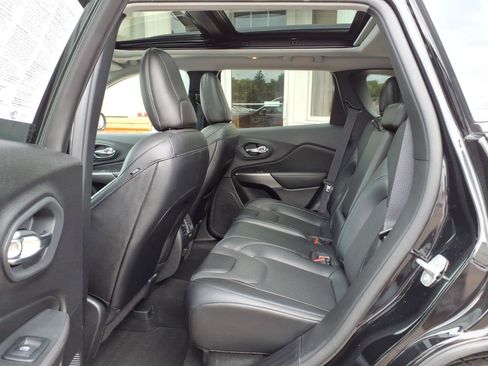 Used 2022 Jeep Cherokee Limited AWD/4WD image 10