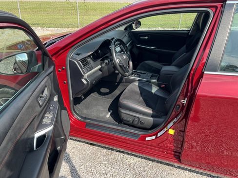 Used 2015 Toyota Camry XSE FWD image 11