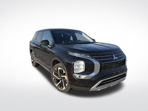 Used 2024 Mitsubishi Outlander SE image 11