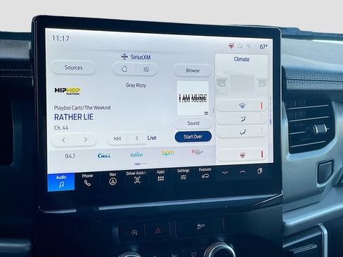 Used 2023 Ford Expedition XLT image 15