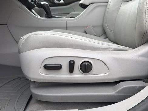 Used 2018 GMC Acadia SLT FWD image 22