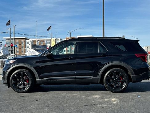 Certified 2022 Ford Explorer ST w/ Equipment Group 401A image 7