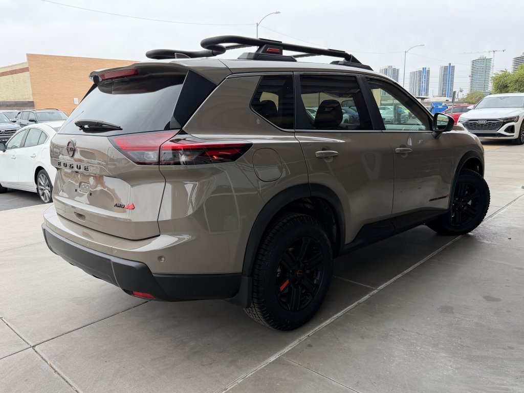 Used 2025 Nissan Rogue SV AWD/4WD image 4
