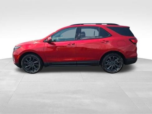 Used 2023 Chevrolet Equinox RS w/ LPO, Floor Liner Package FWD image 9