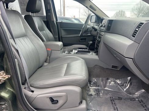 Used 2007 Jeep Grand Cherokee Laredo AWD/4WD image 9
