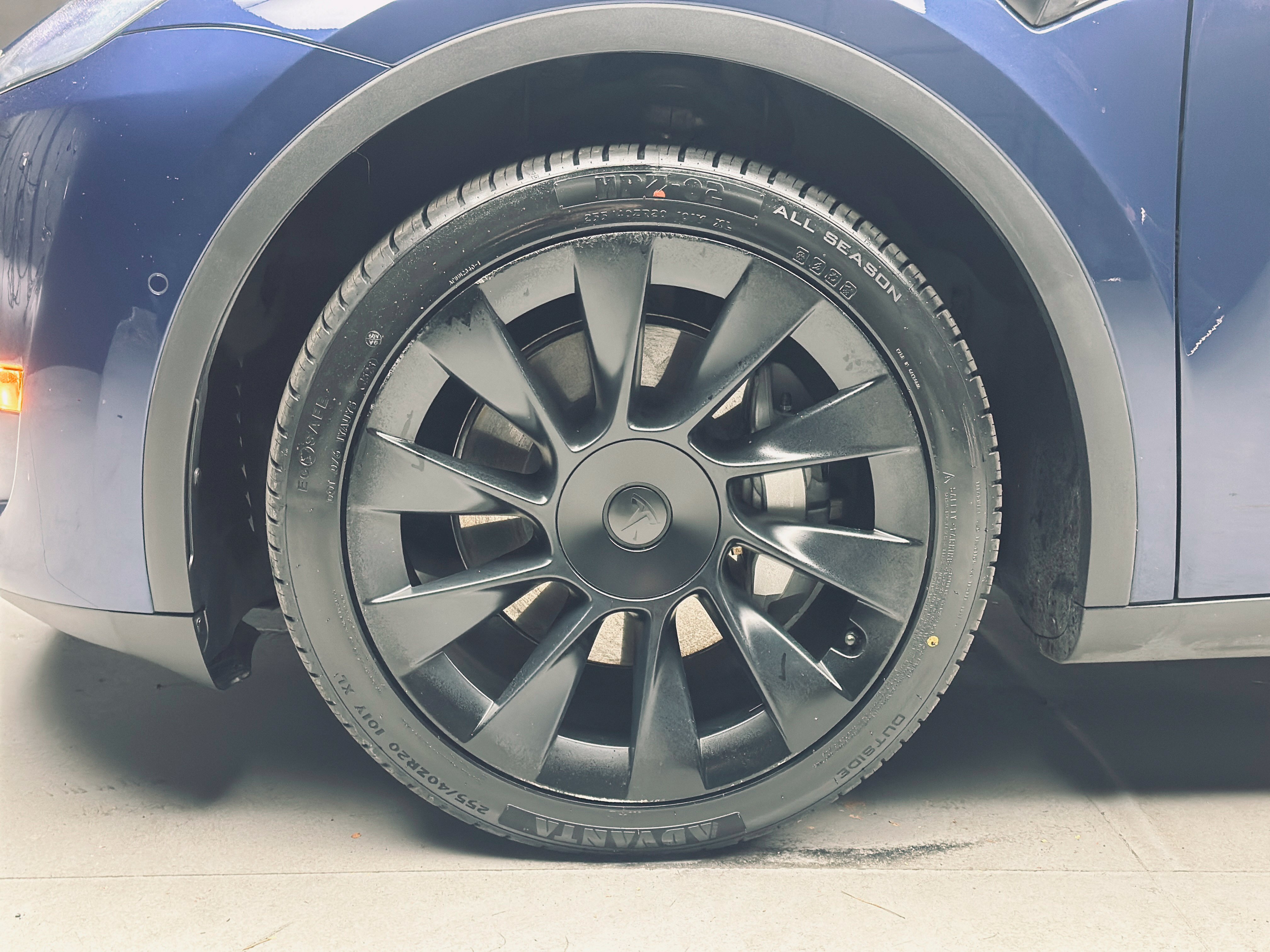 Used 2022 Tesla Model Y Long Range AWD/4WD image 30