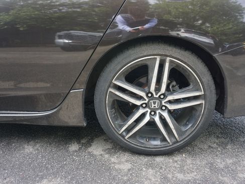 Used 2017 Honda Accord Sport Special Edition image 6