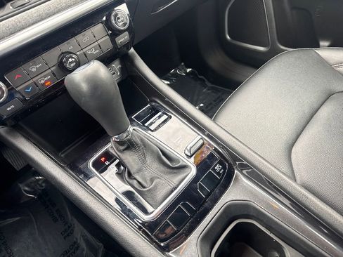 Used 2024 Jeep Compass Latitude image 25