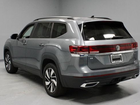 Used 2025 Volkswagen Atlas SE AWD/4WD image 9