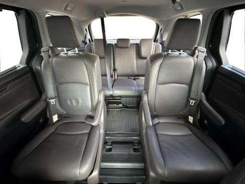 Used 2018 Honda Odyssey EX-L image 16