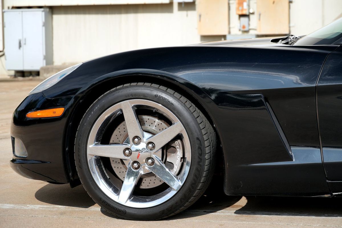 Used 2007 Chevrolet Corvette Convertible w/ Preferred Equipment Group RWD image 22