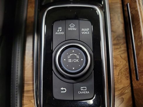 Used 2021 Nissan Armada SL w/ Captain's Chairs Package AWD/4WD image 16