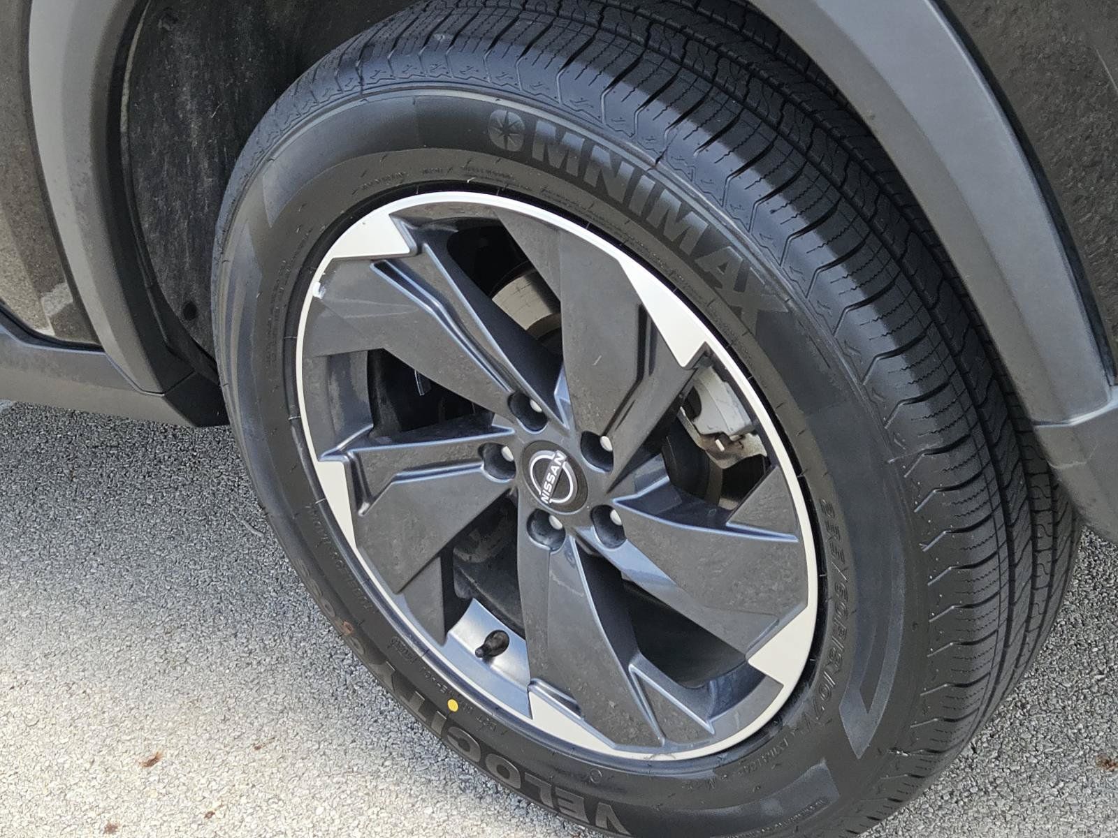 Used 2025 Nissan Rogue SV AWD/4WD image 7