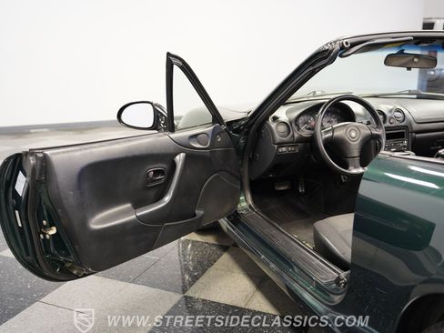 Used 1999 MAZDA MX-5 Miata RWD image 37