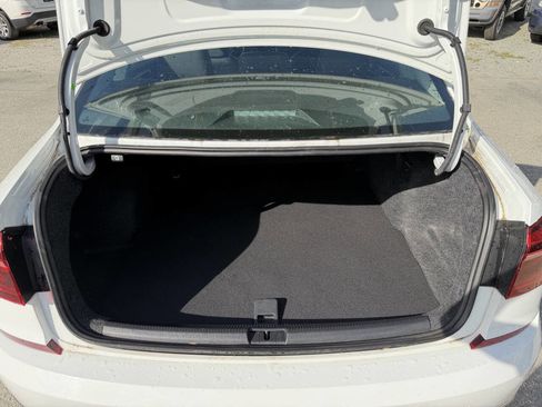 Used 2018 Volkswagen Passat 2.0T SE image 19