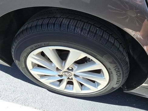 Used 2021 Toyota Camry LE FWD image 10