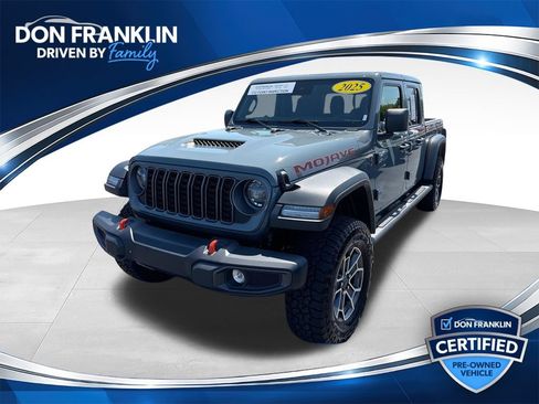 Used 2025 Jeep Gladiator Mojave w/ Convenience Group AWD/4WD image 1