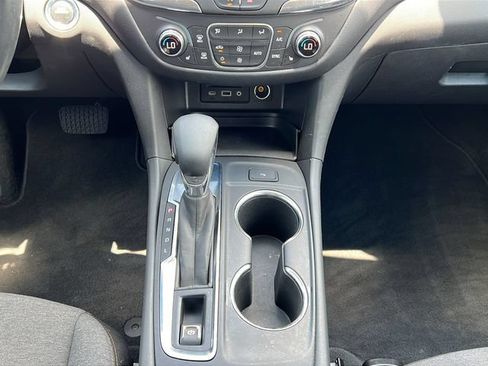 Used 2024 Chevrolet Equinox LT FWD image 18