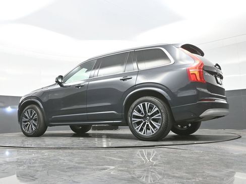 Used 2022 Volvo XC90 T5 Momentum w/ Protection Package Premier image 22